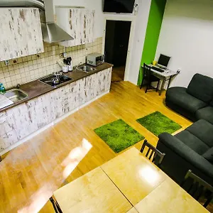  Hostel Cooltour